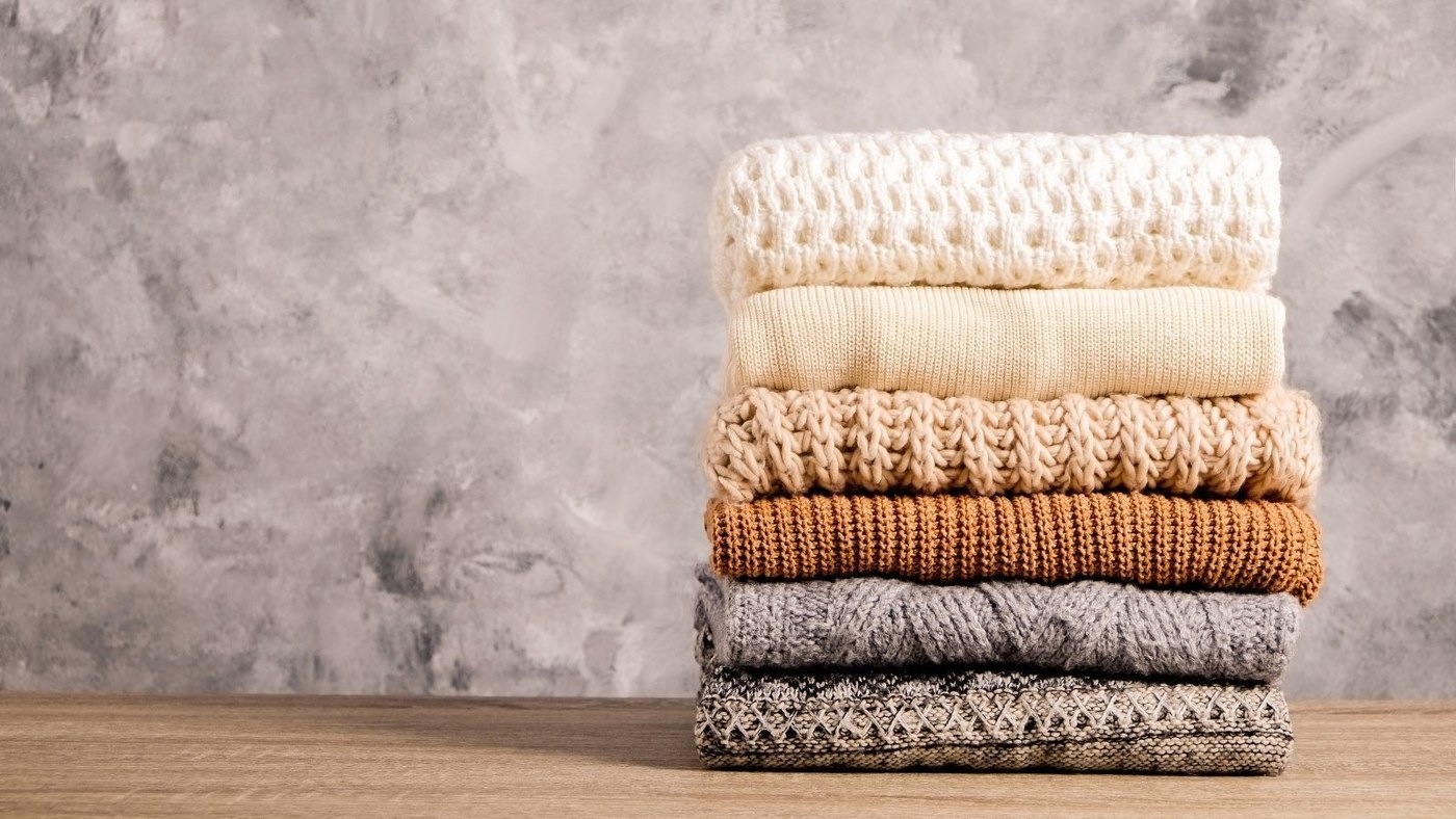 Folding Knitwear for Storage: Consistent Fold Width Makes Storage Easier to Use