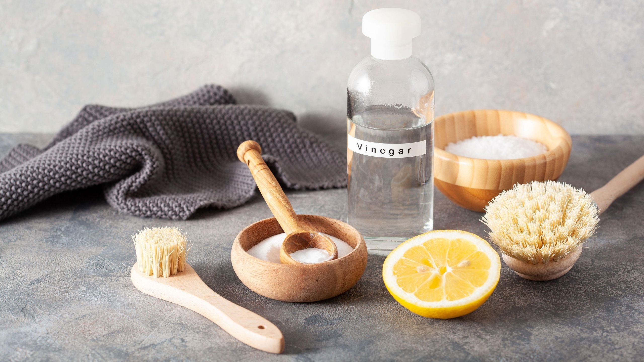Oil-Stain Care for Cotton Clothing: Treating Oil Marks Before They Enter the Wash