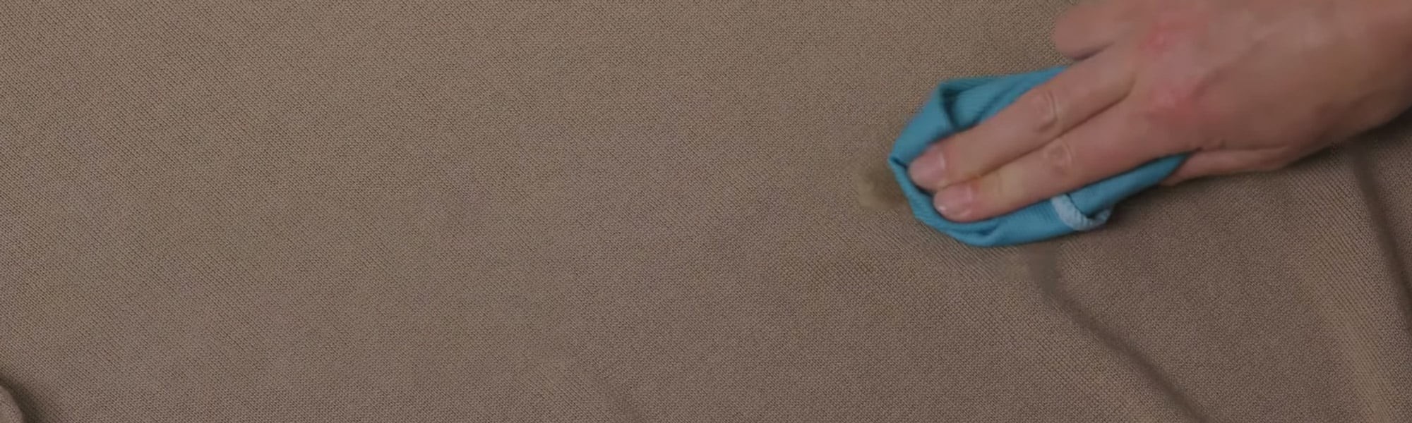Distinguish Wool Stain Treatment From a General Wash Routine