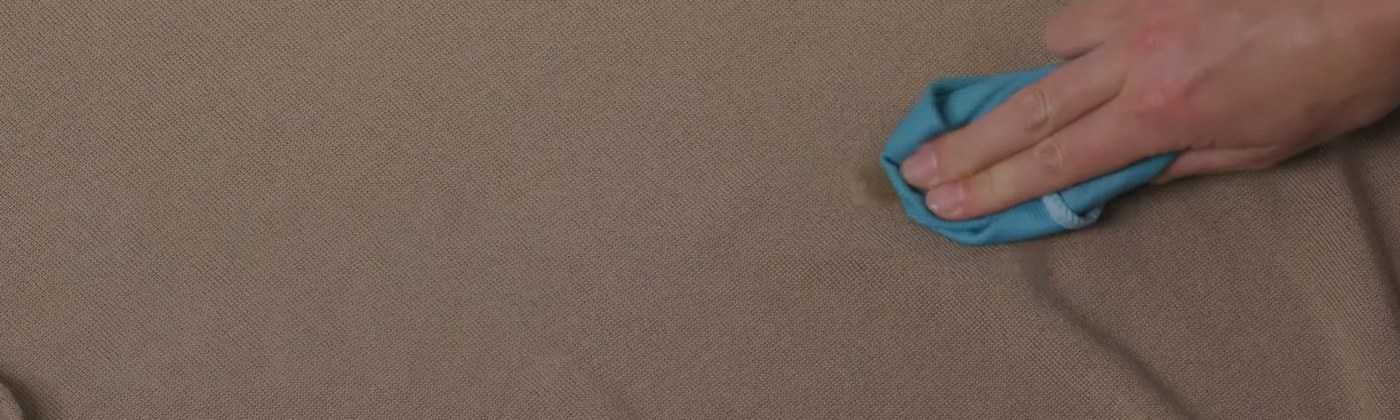 Distinguish Wool Stain Treatment From a General Wash Routine